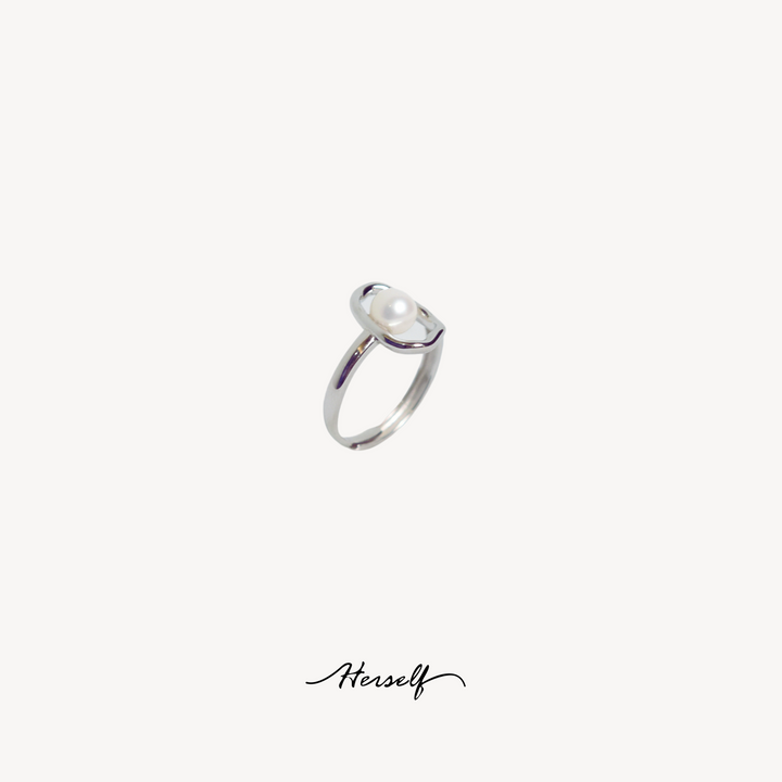 Oval Liner Akoya Pearl Ring