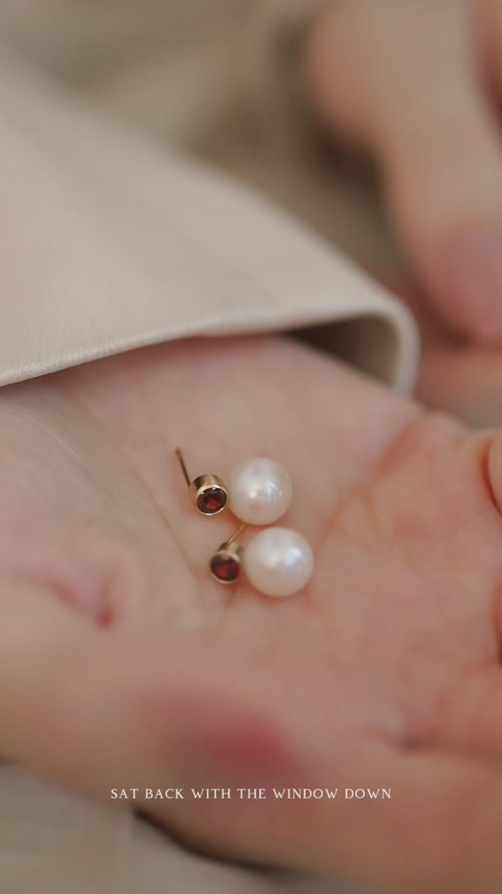 Doris Shining Pearl Earring