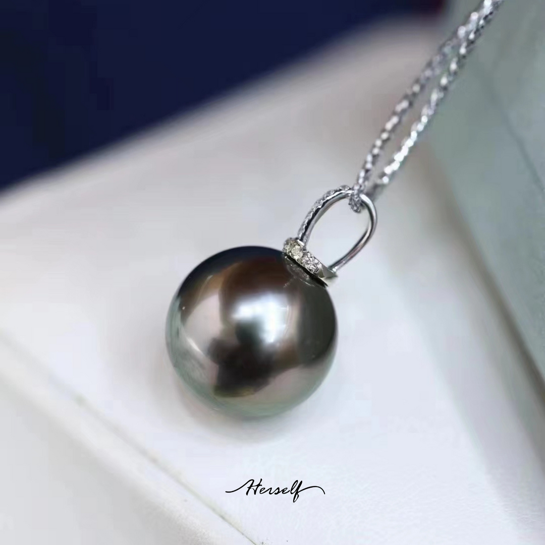 Tahitian Pearl Starlight Pendant in 18K White Gold