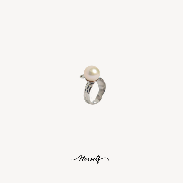 Mermaid Tail Pearl Silver Ring