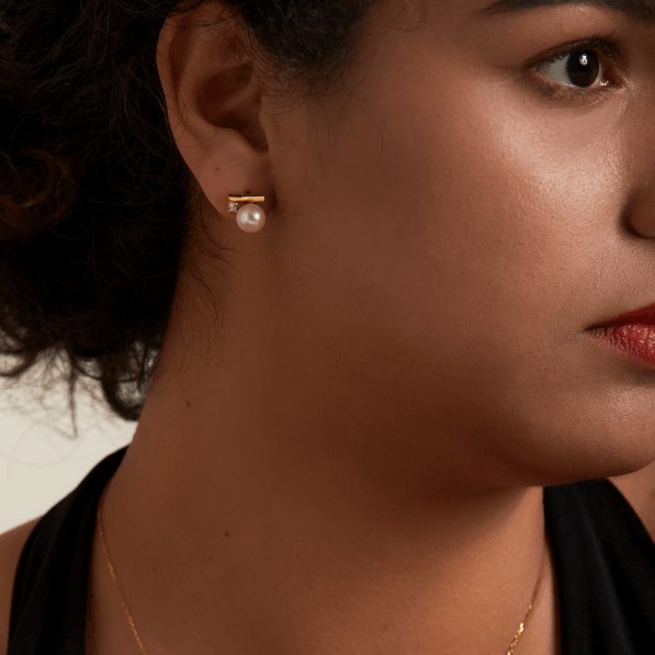 Mini Balance Beam Earring – Herself Jewelry