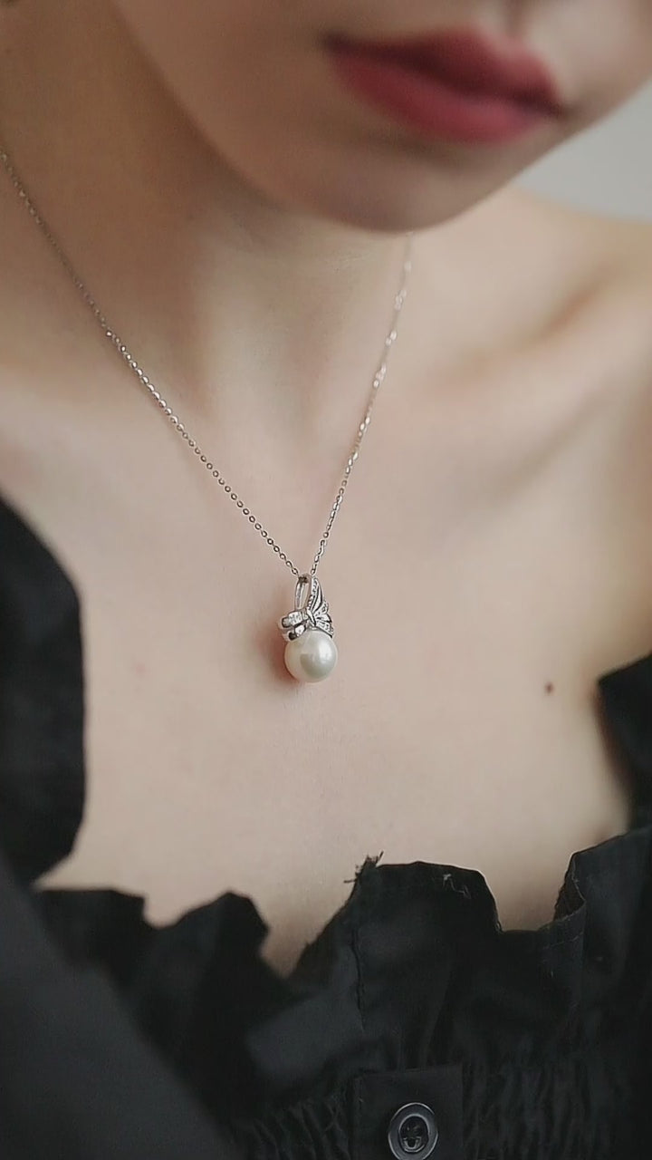 Blair Bowknot Pearl Necklace