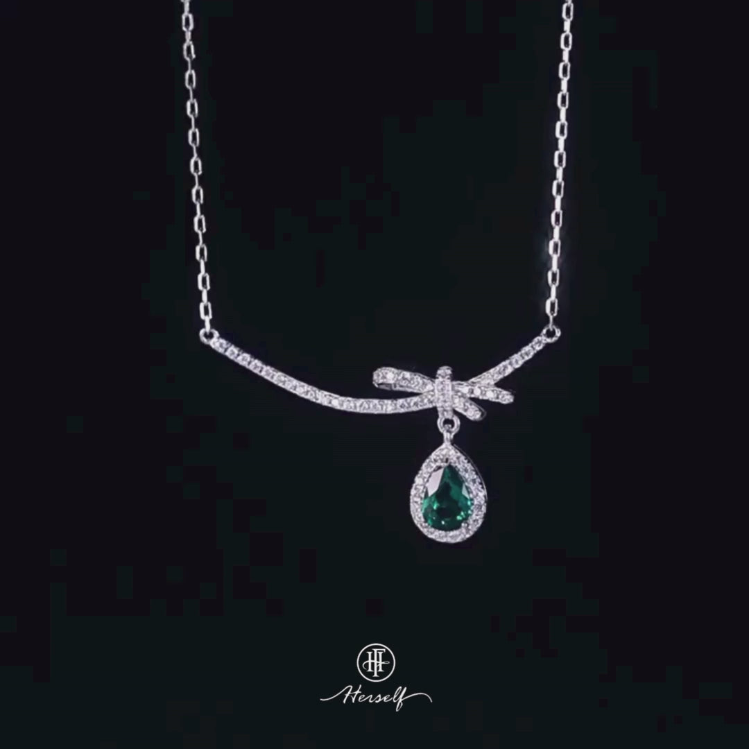 Teardrop Emerald Bow Smile Necklace